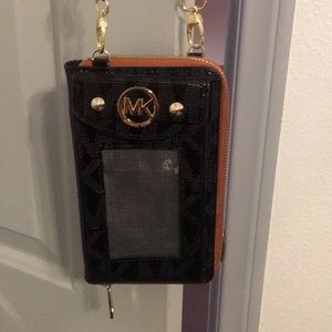 *Michael Kors*Wallet or cross body purse